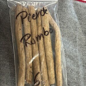 Natural Wooden Sticks pierde rumbo